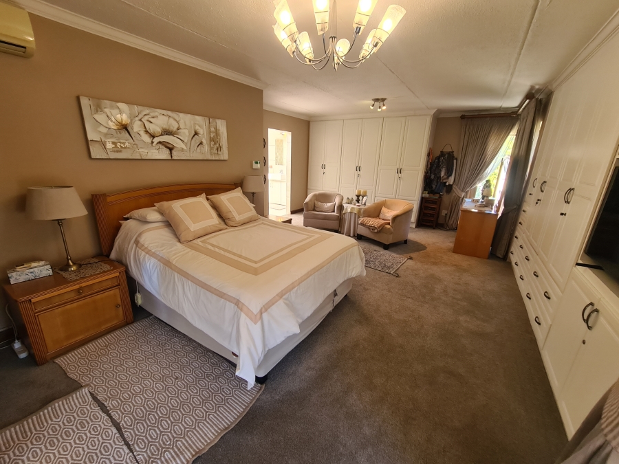 5 Bedroom Property for Sale in Maraldi Estate Free State